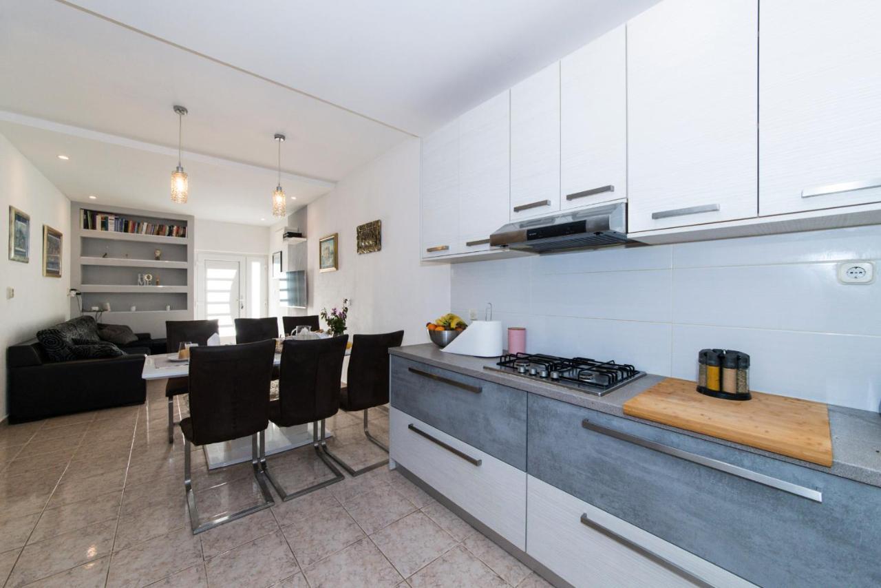 Apartman Luka Vila Vesa Promajna With Jacuzzi & Garden Apartment Ngoại thất bức ảnh
